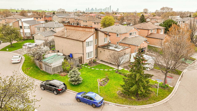 5992 Ladyburn Crescent