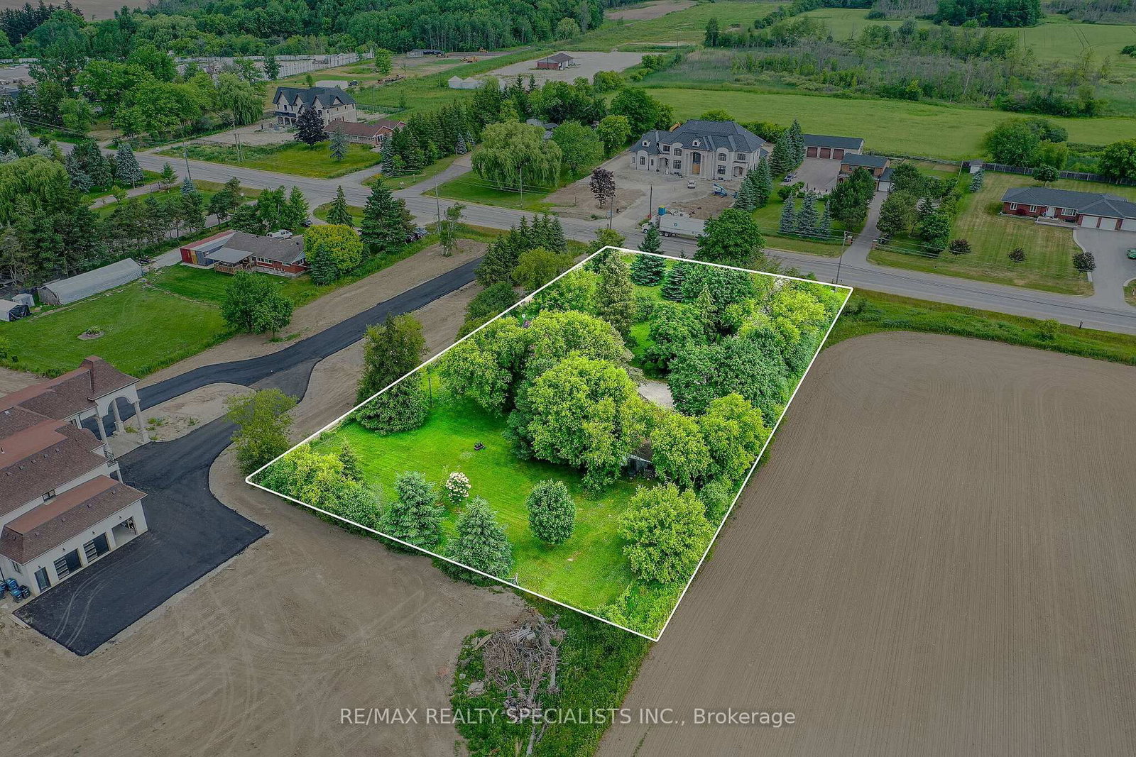 Detached House for sale at 15208 Airport Road, Caledon, Ontario, L7C 2W7 - Rural Caledon - MLS: W13057716
