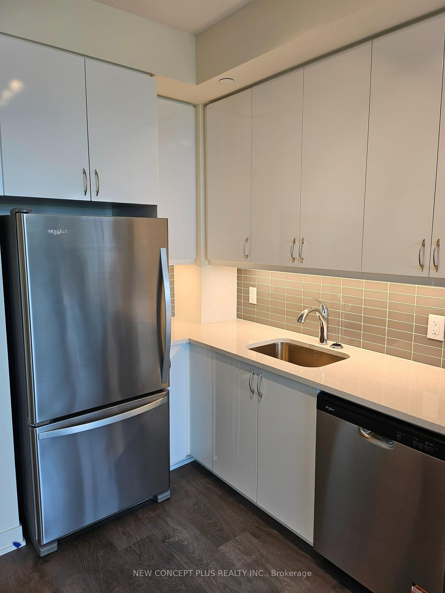 38 Annie Craig Drive, Unit 5001 - Photo 2