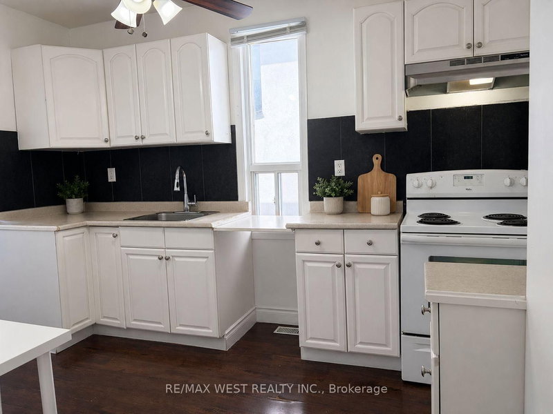270 Boon Ave, Toronto, M6E 3Z9 | Image 2