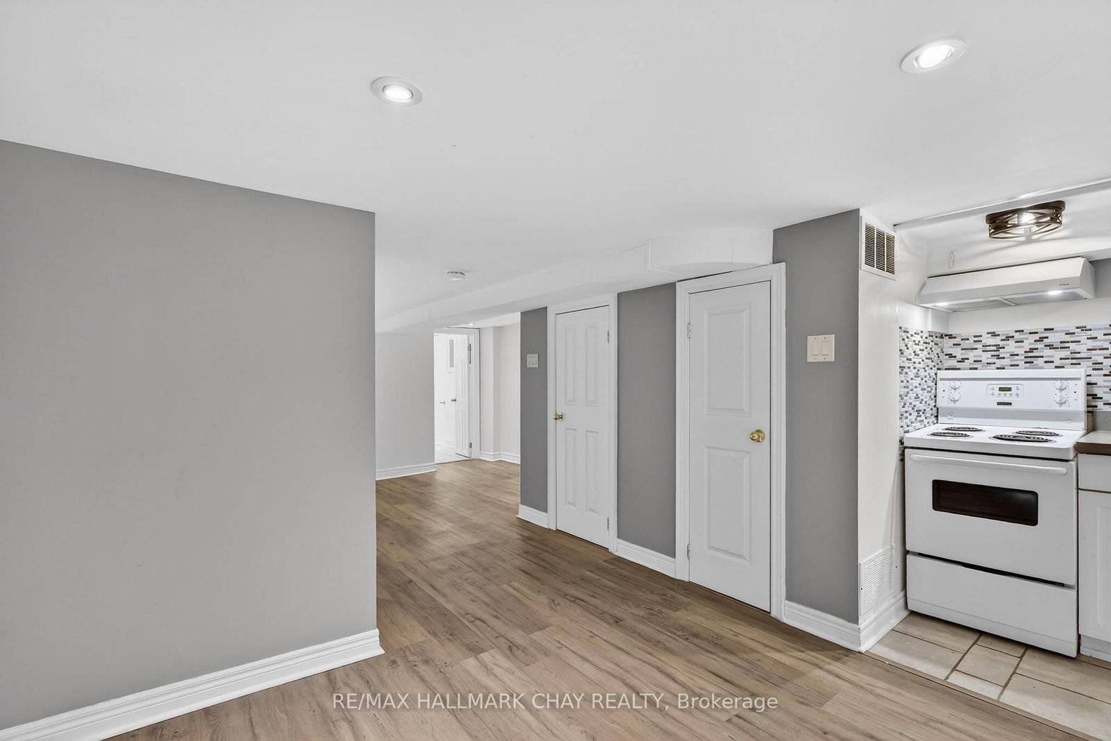 45 Caledonia Road, Unit Lower - Photo 10