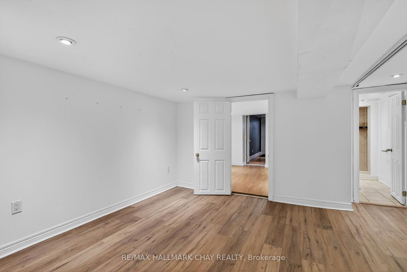 45 Caledonia Road, Unit Lower - Photo 11