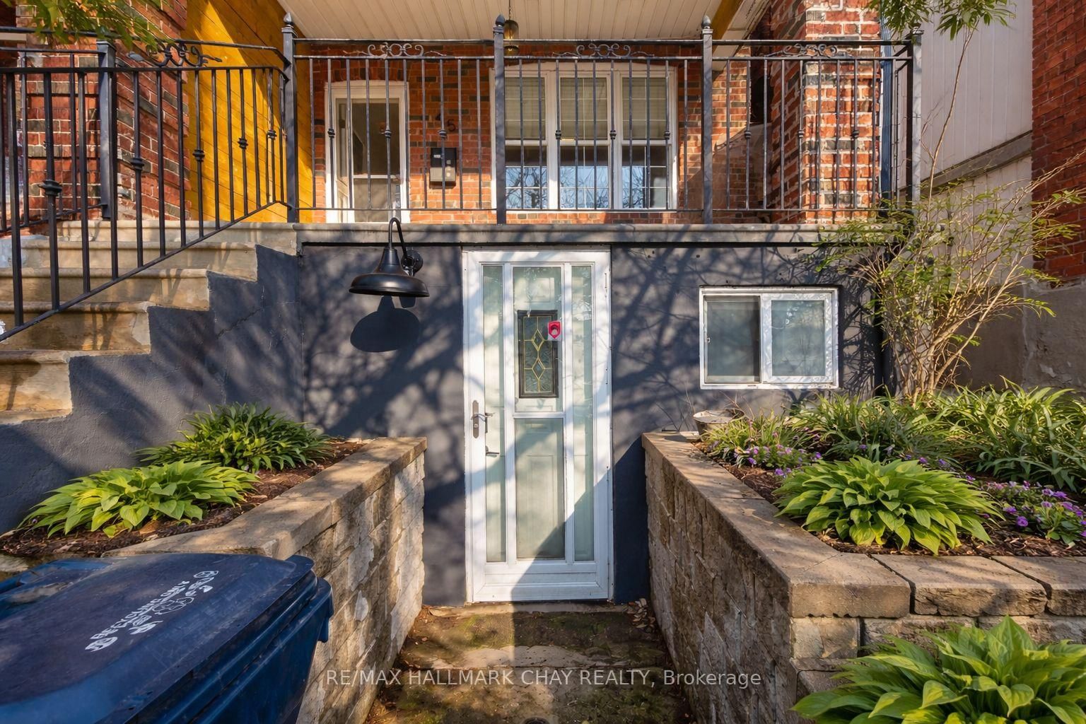 45 Caledonia Road, Unit Lower - Photo 2
