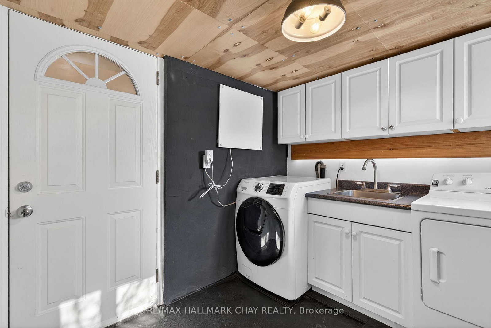 45 Caledonia Road, Unit Lower - Photo 4