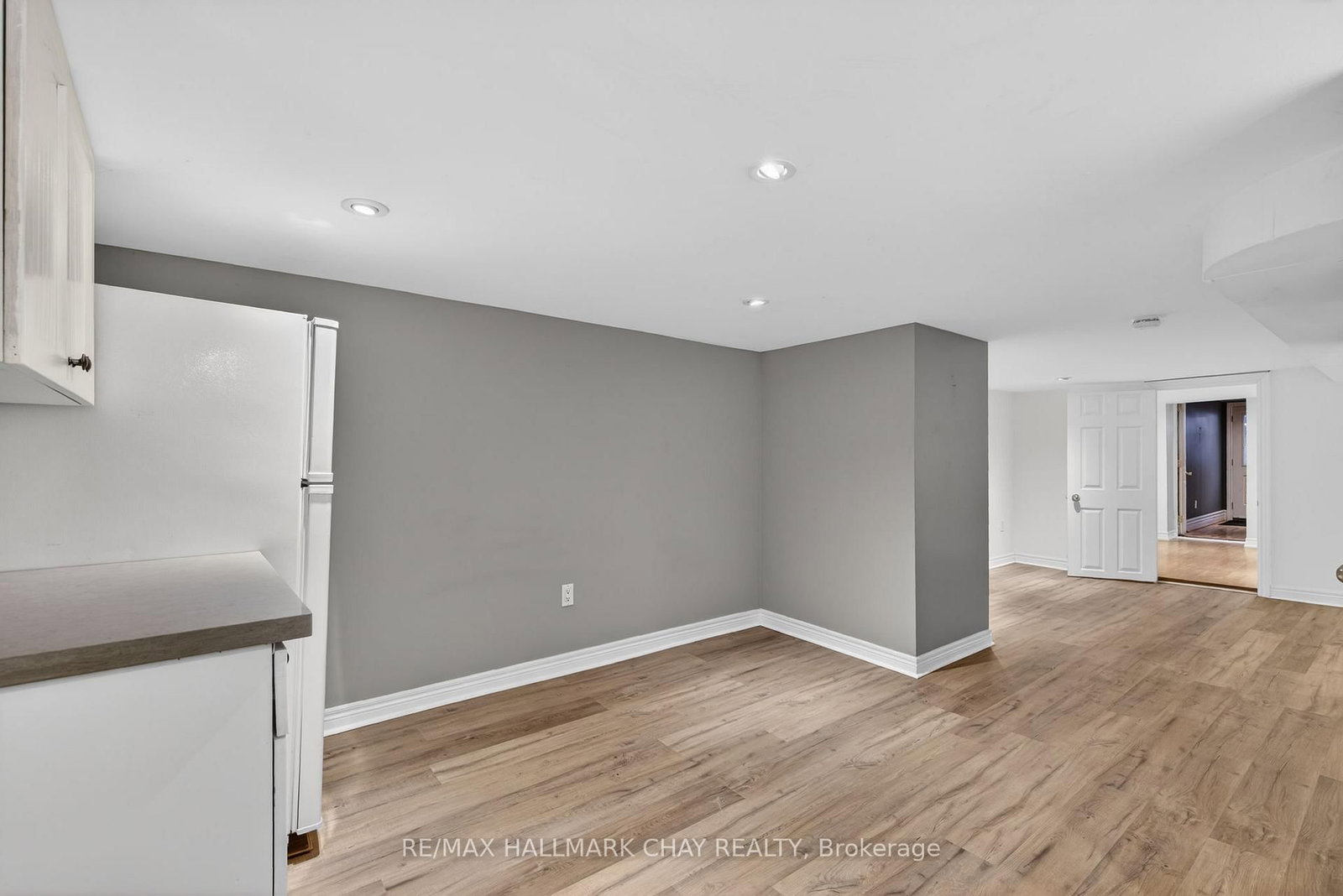 45 Caledonia Road, Unit Lower - Photo 8