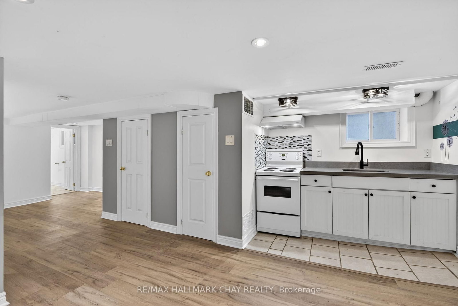45 Caledonia Road, Unit Lower - Photo 9