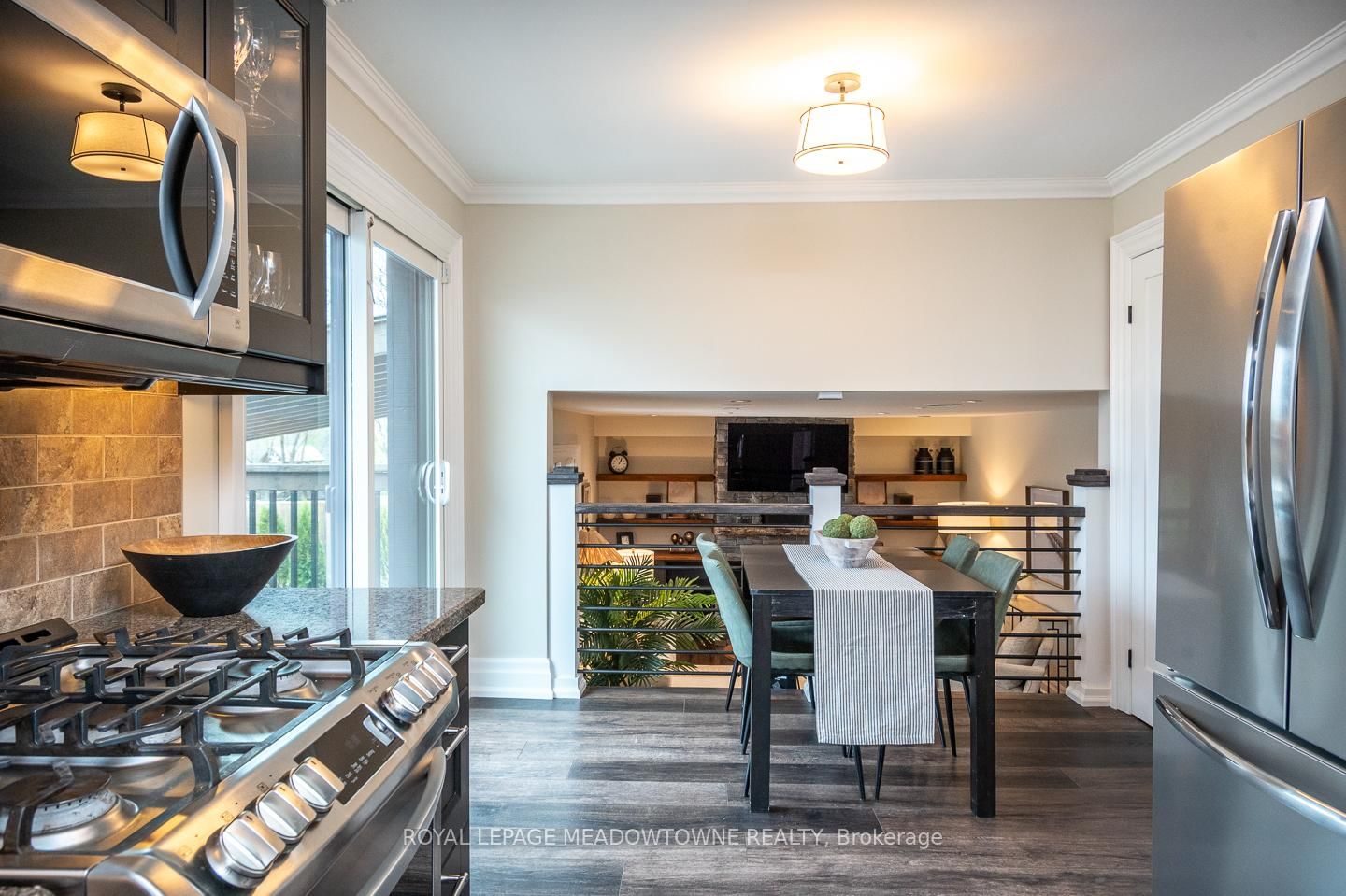 566 Moorelands Crescent - Photo 17