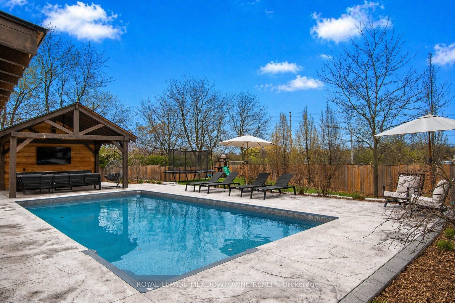 566 Moorelands Crescent - Photo 31