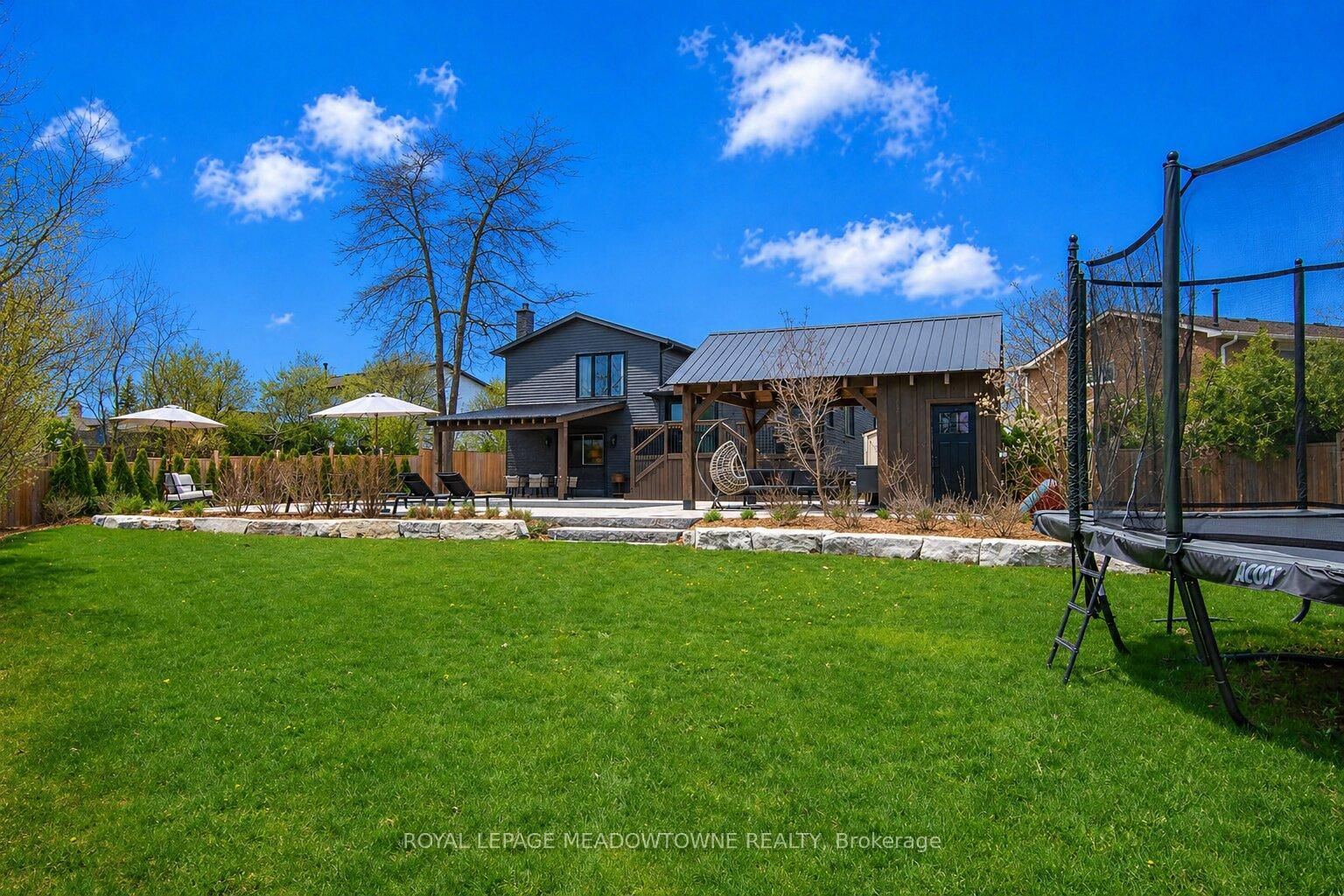 566 Moorelands Crescent - Photo 37