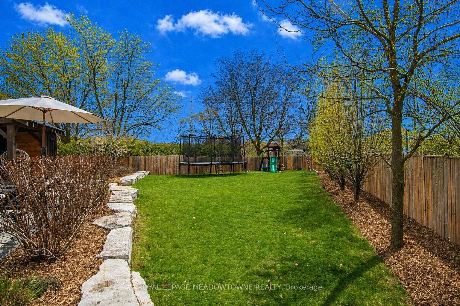 566 Moorelands Crescent - Photo 39