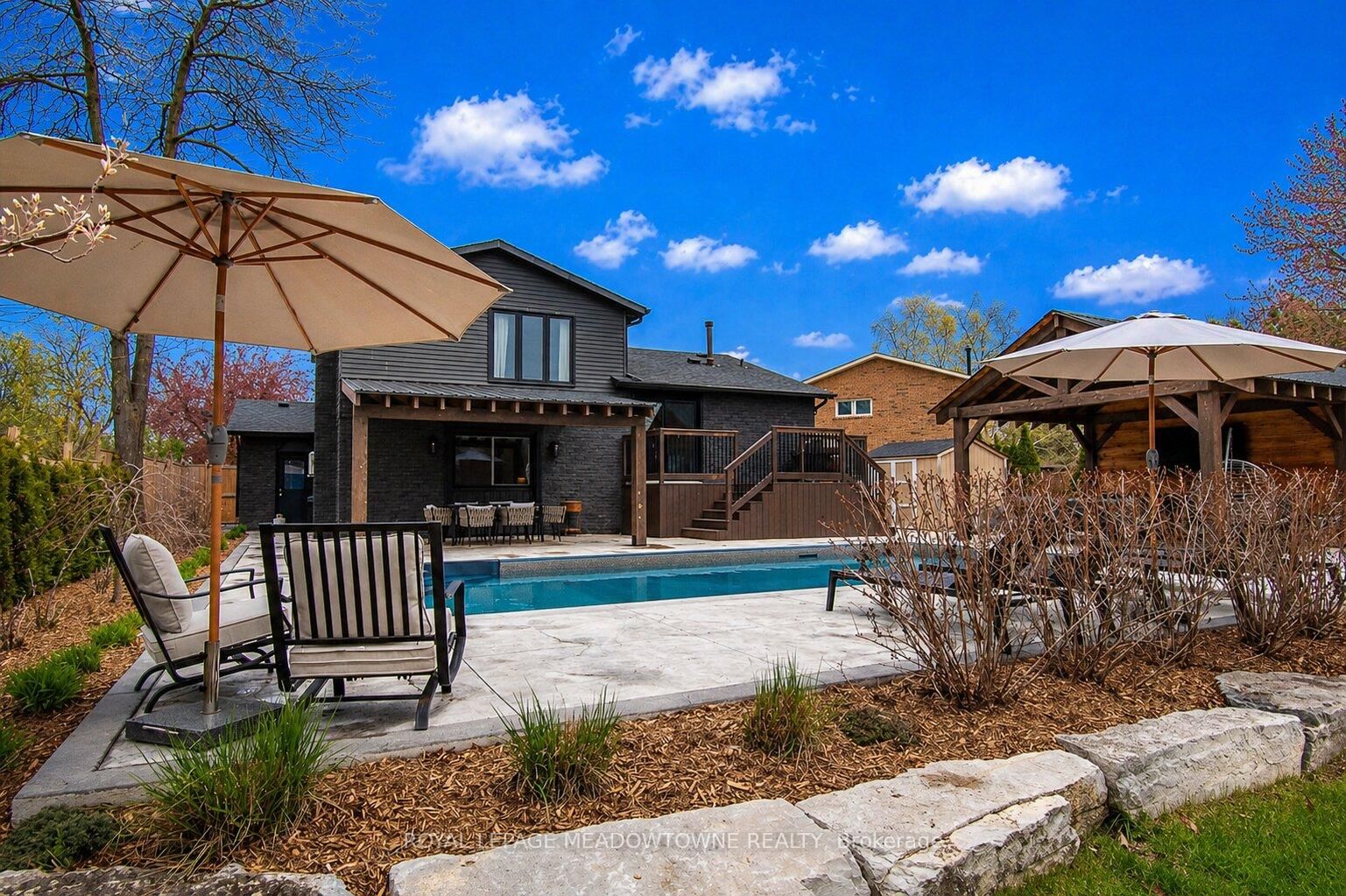 566 Moorelands Crescent - Photo 40