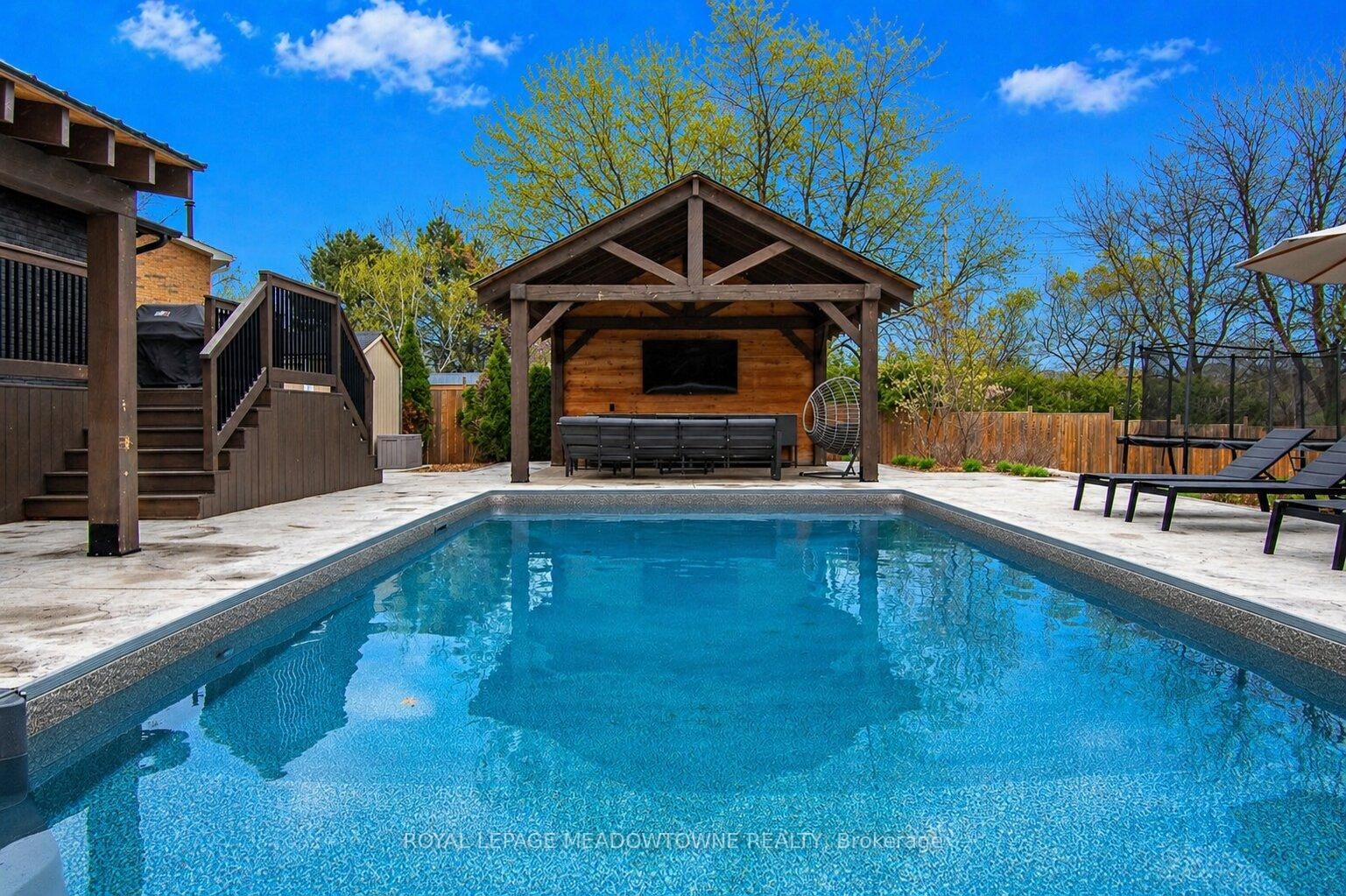 566 Moorelands Crescent - Photo 5