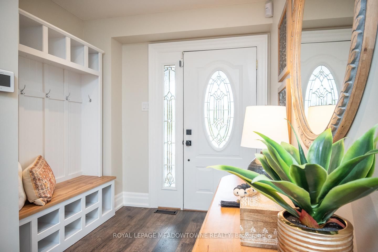 566 Moorelands Crescent - Photo 7