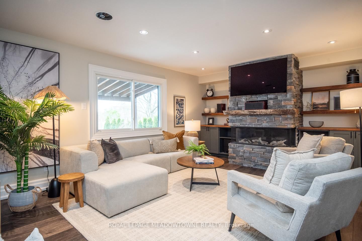 566 Moorelands Crescent - Photo 9