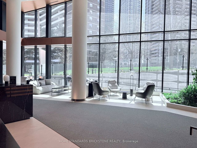 2501 - 60 Central Park Roadway