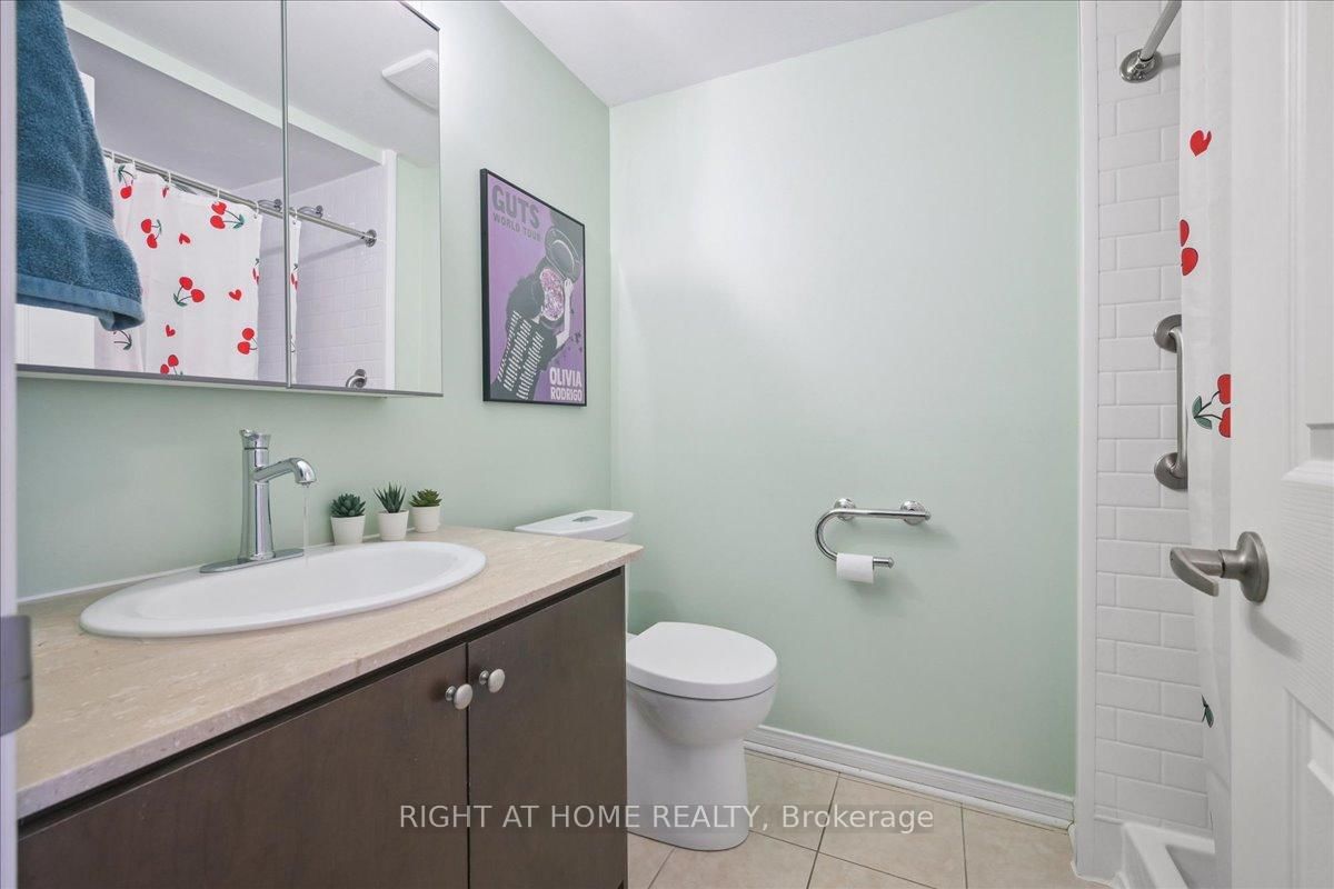 101 The Queensway, Unit TH 2 - Photo 14