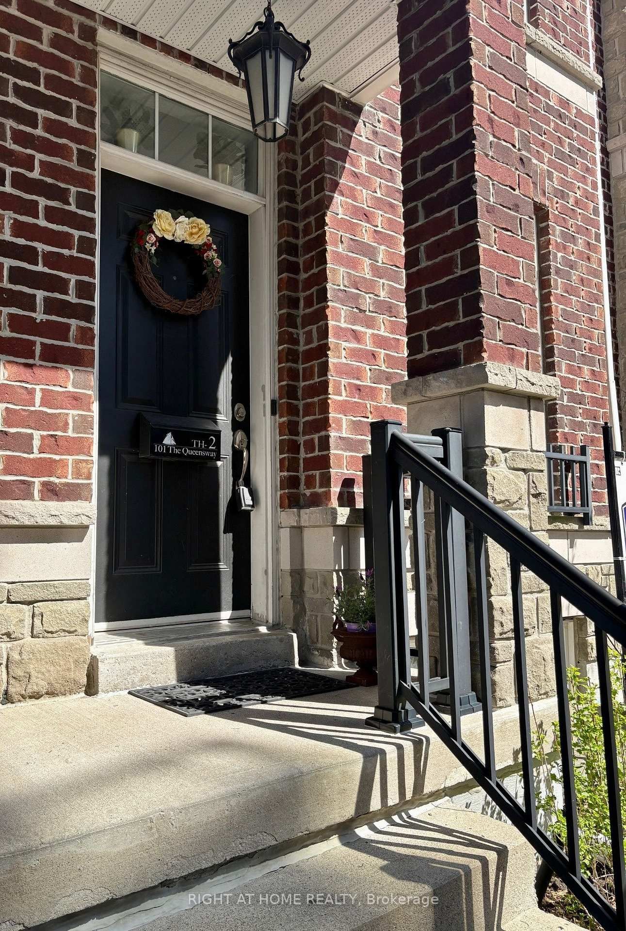 101 The Queensway, Unit TH 2 - Photo 29
