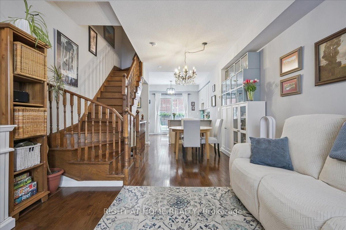 101 The Queensway, Unit TH 2 - Photo 3