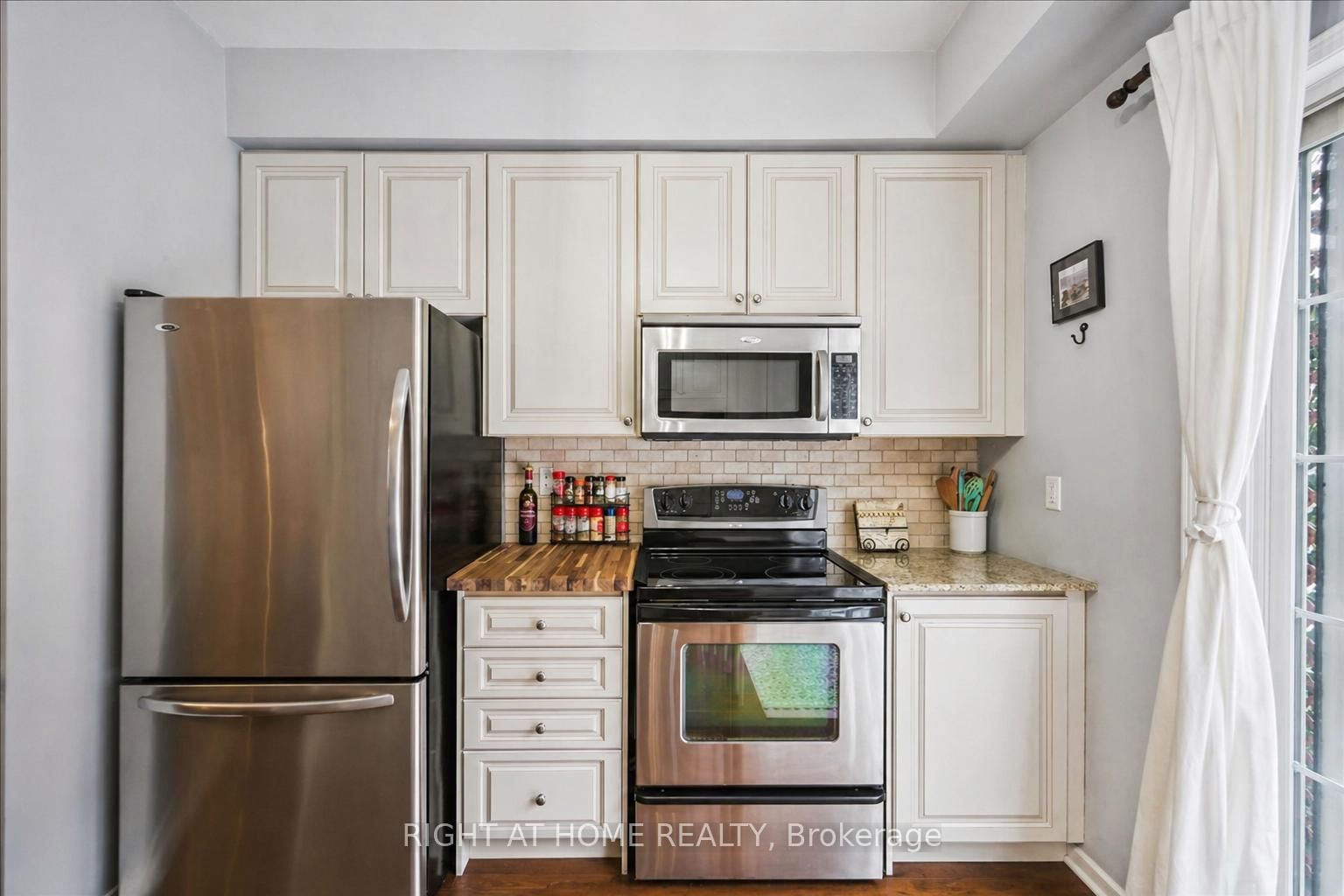 101 The Queensway, Unit TH 2 - Photo 8