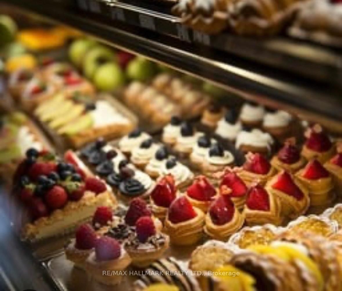 289 Dundas Street E, Unit 8