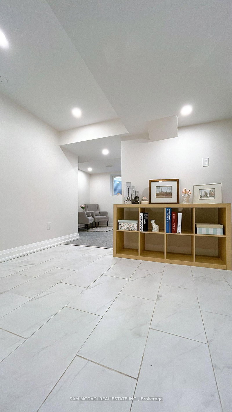 565 Indian Summer (Basement) Tr, Mississauga, L4Z 3Y8 | Image 3