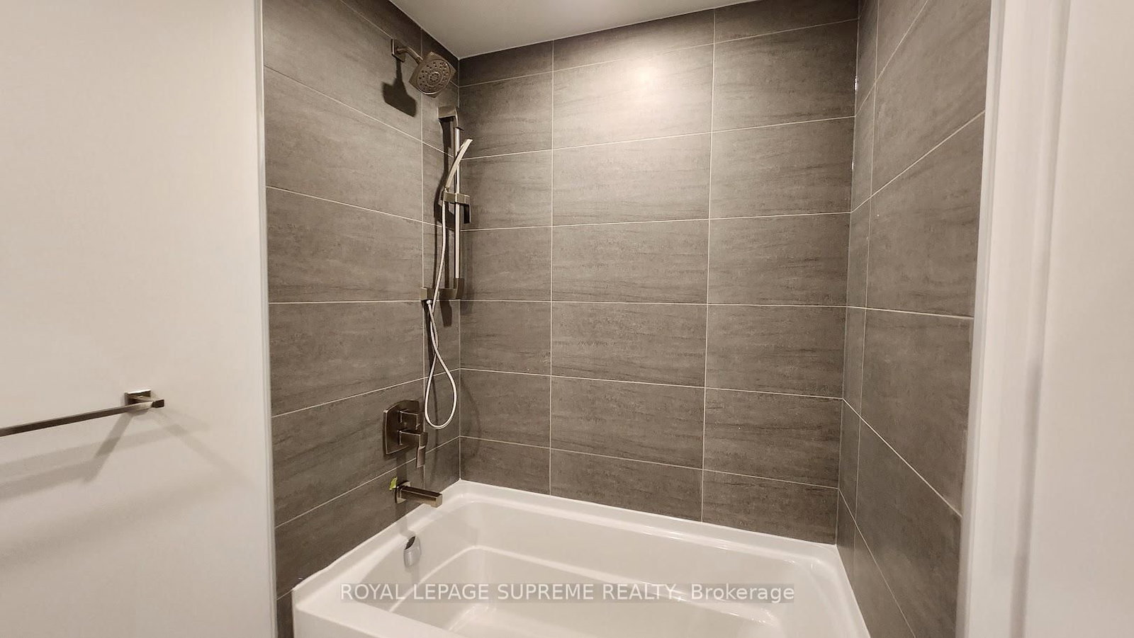 1 Fairview Road E, Unit 2204 - Photo 14