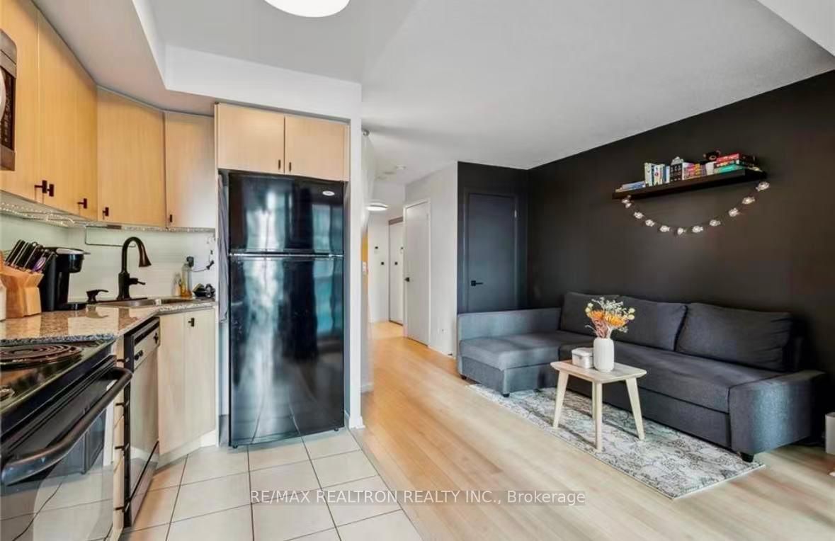 185 Legion Road N, Unit 710 - Photo 2