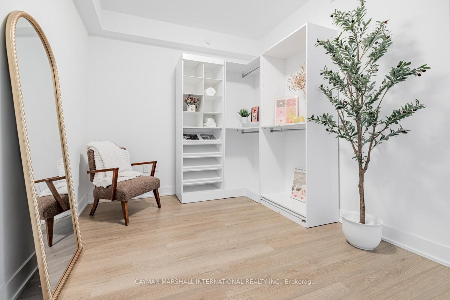 50 George Butchart Drive, Unit 524 - Photo 7