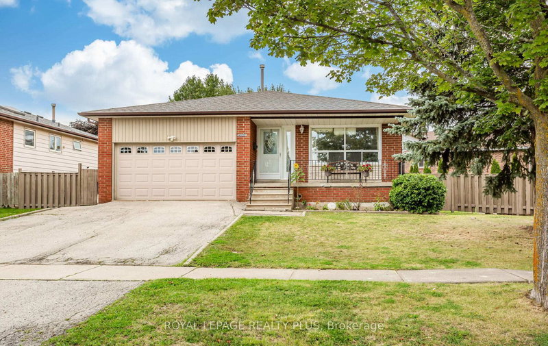 Upper - 2844 Kingsberry Cres, Mississauga, L5B 2K9 | Image 2