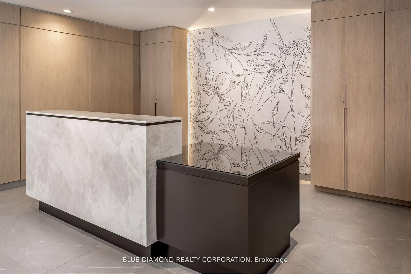 225 VETERANS Drive, Unit 704 - Photo 2