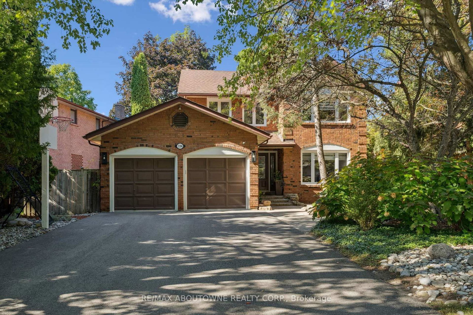 Detached House for sale at 1194 Queen Victoria Avenue, Mississauga, Ontario, L5H 3H3 - Lorne Park - MLS: W13059374