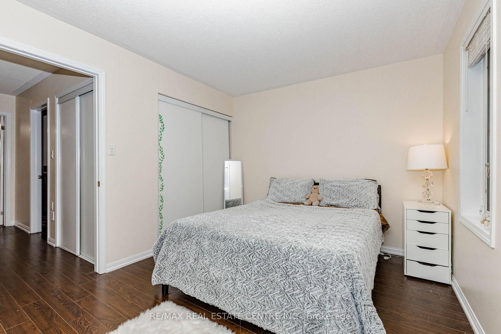 924 Burgess Gardens - Photo 32