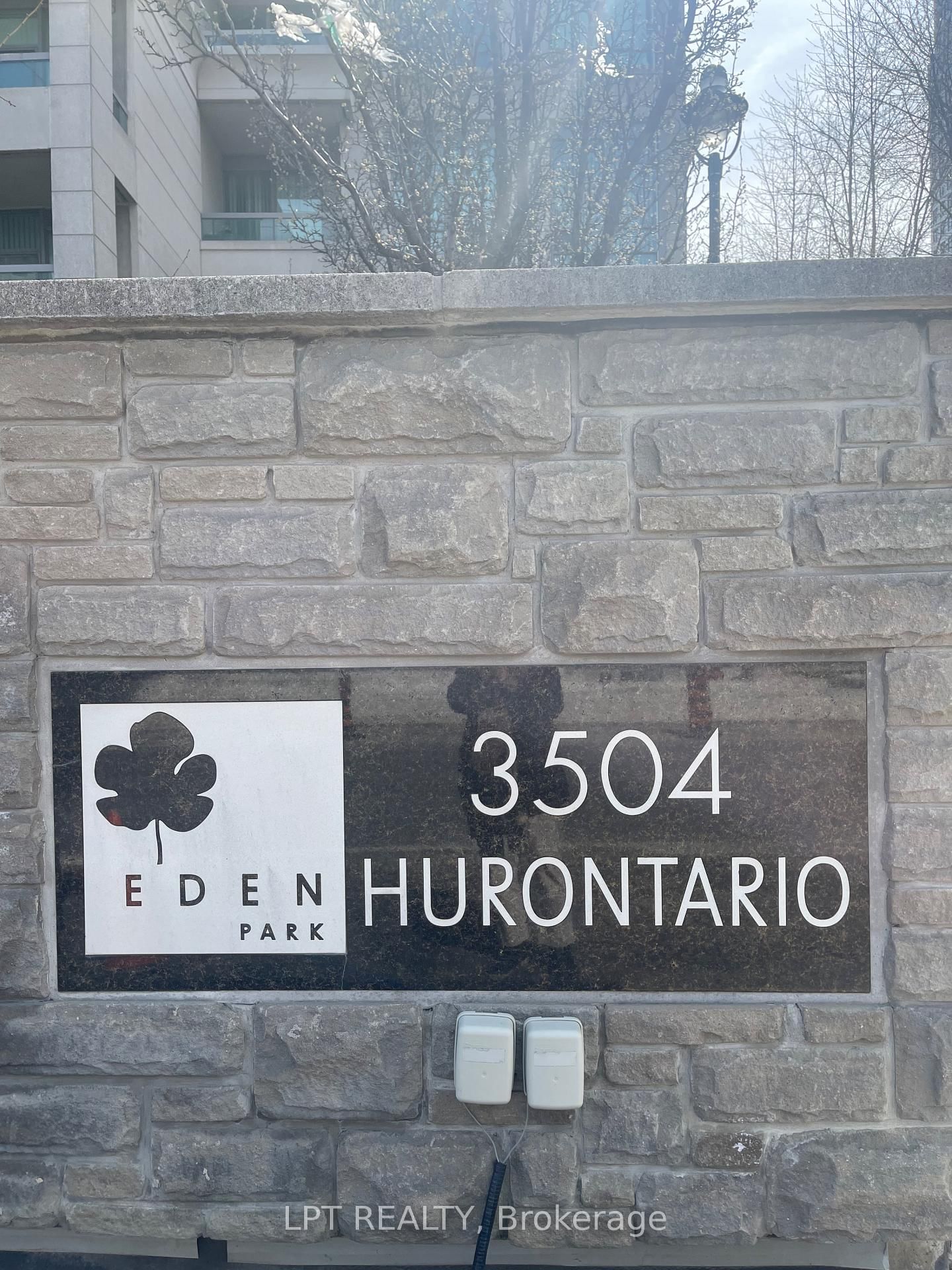 3504 Hurontario Street, Unit 808