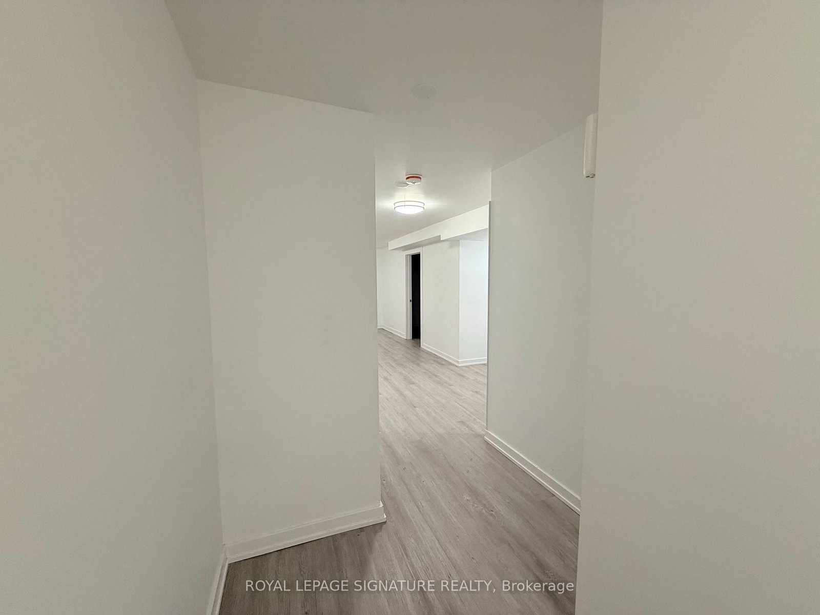 38 Burnhamthorpe Road W - Photo 13