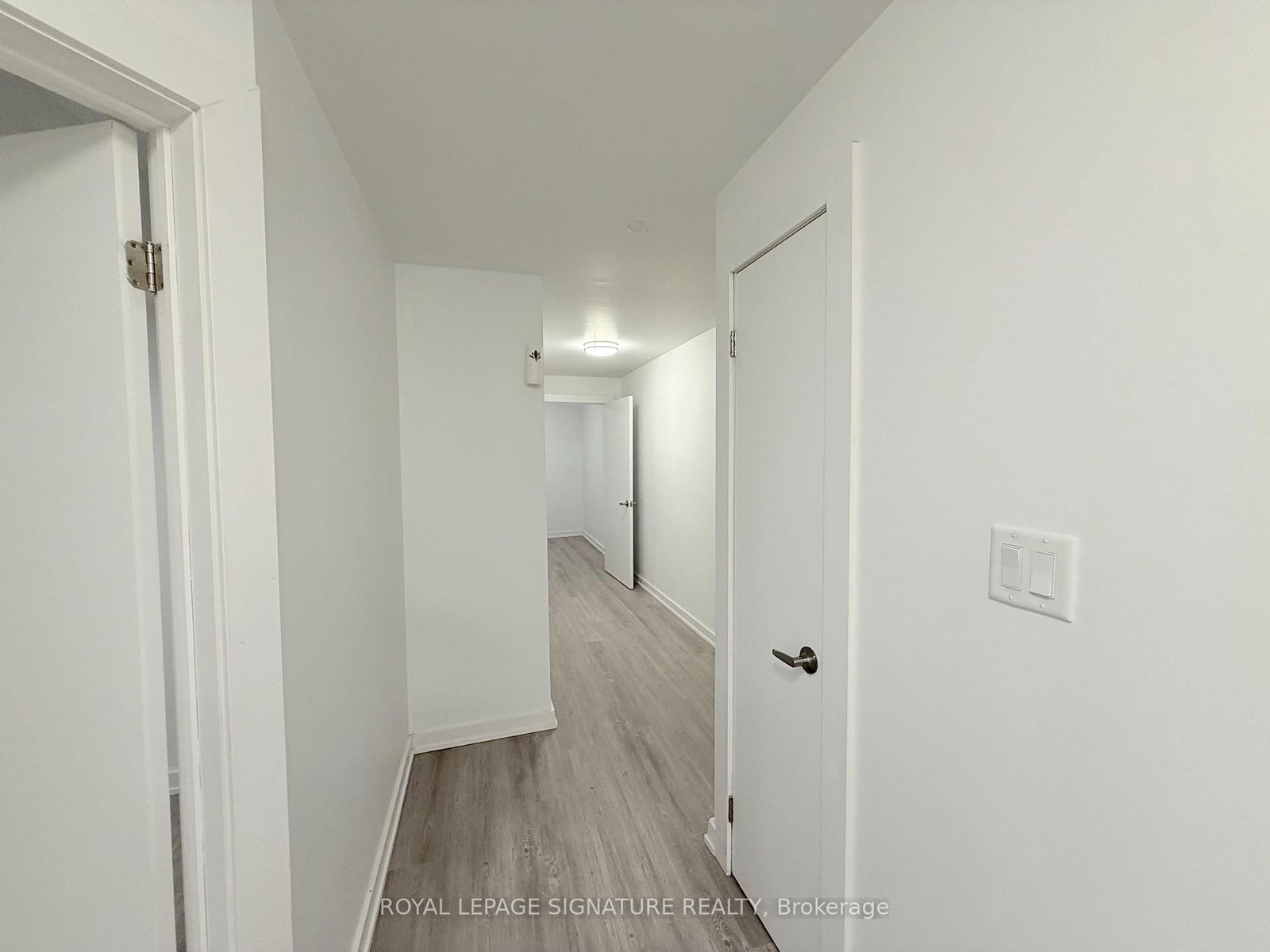 38 Burnhamthorpe Road W - Photo 14