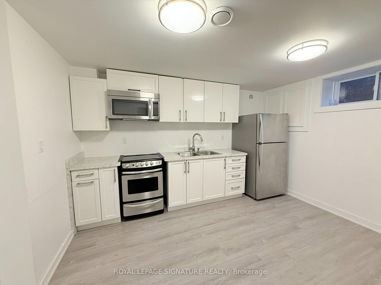 38 Burnhamthorpe Road W - Photo 20