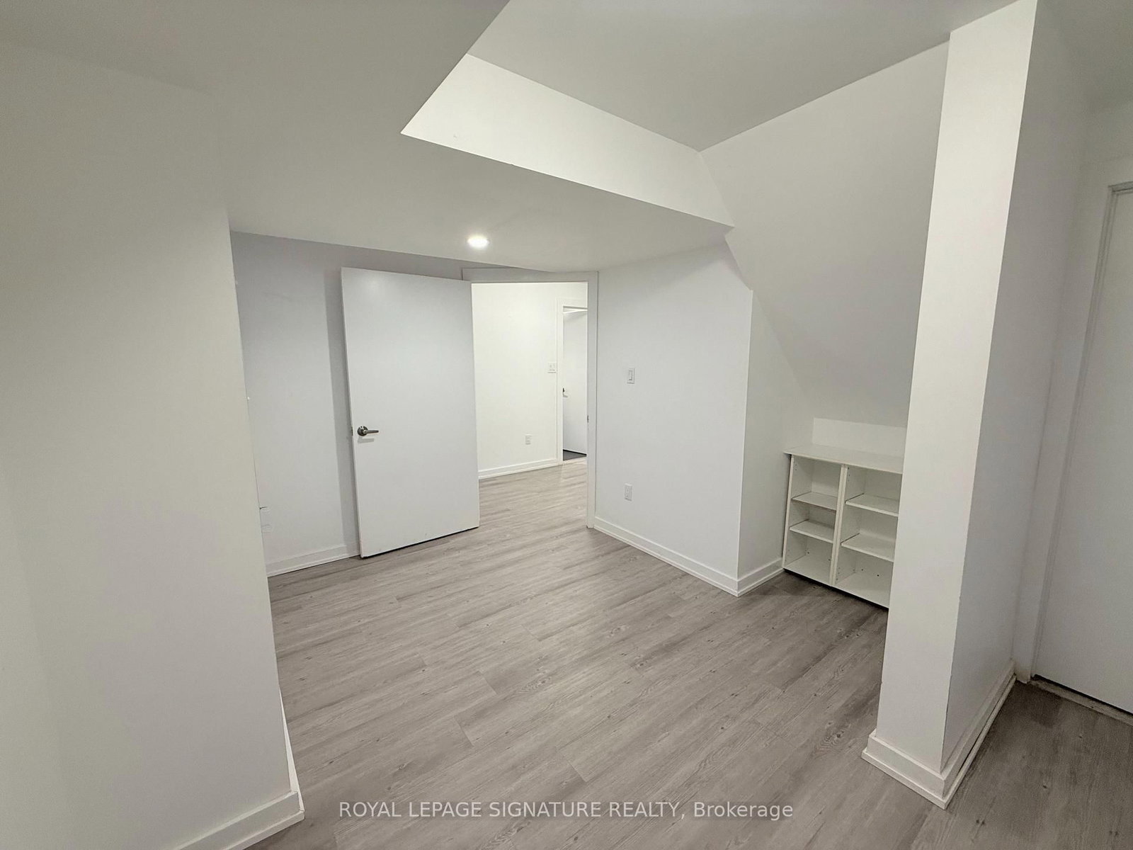 38 Burnhamthorpe Road W - Photo 23