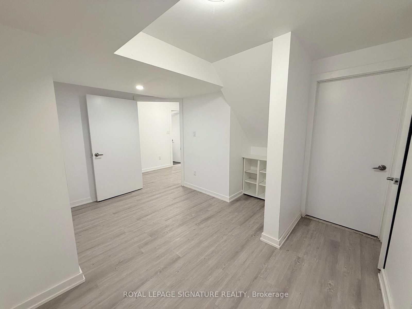 38 Burnhamthorpe Road W - Photo 24