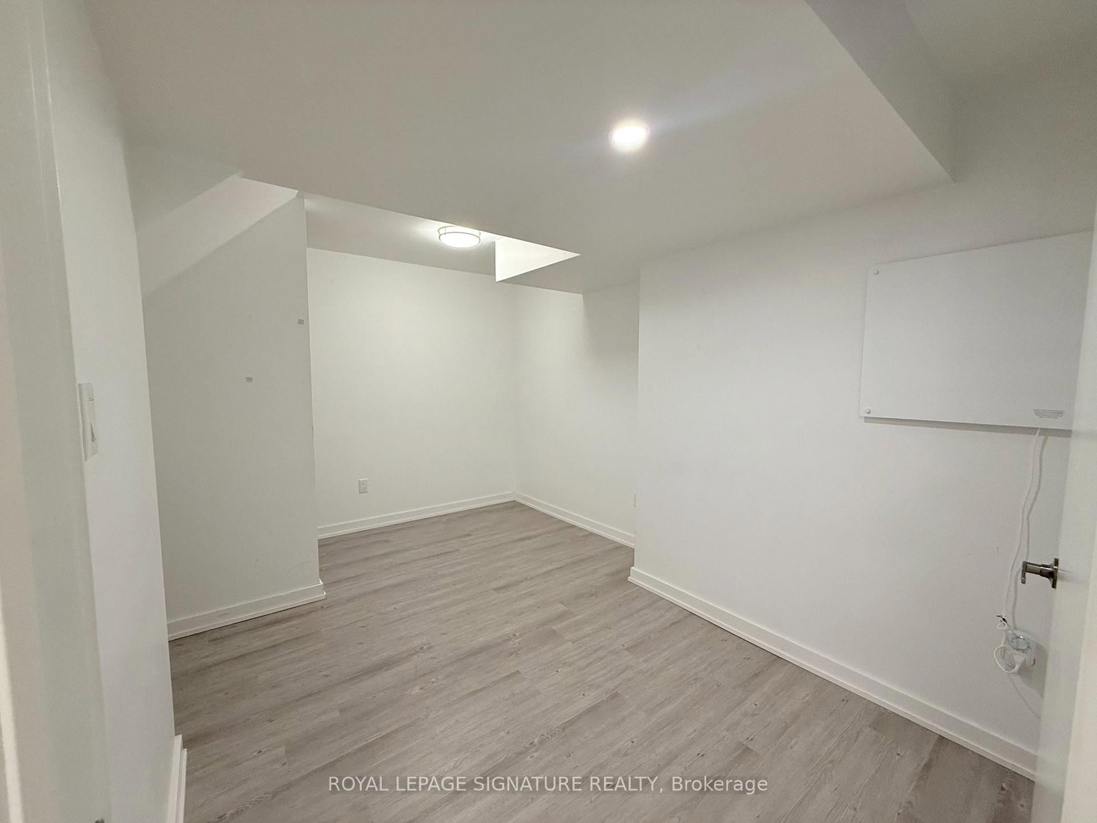 38 Burnhamthorpe Road W - Photo 25