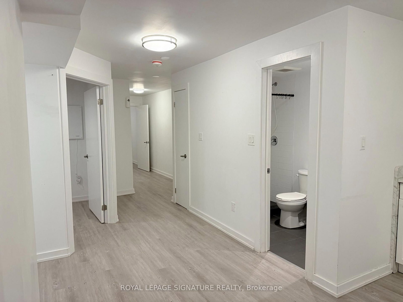 38 Burnhamthorpe Road W - Photo 26