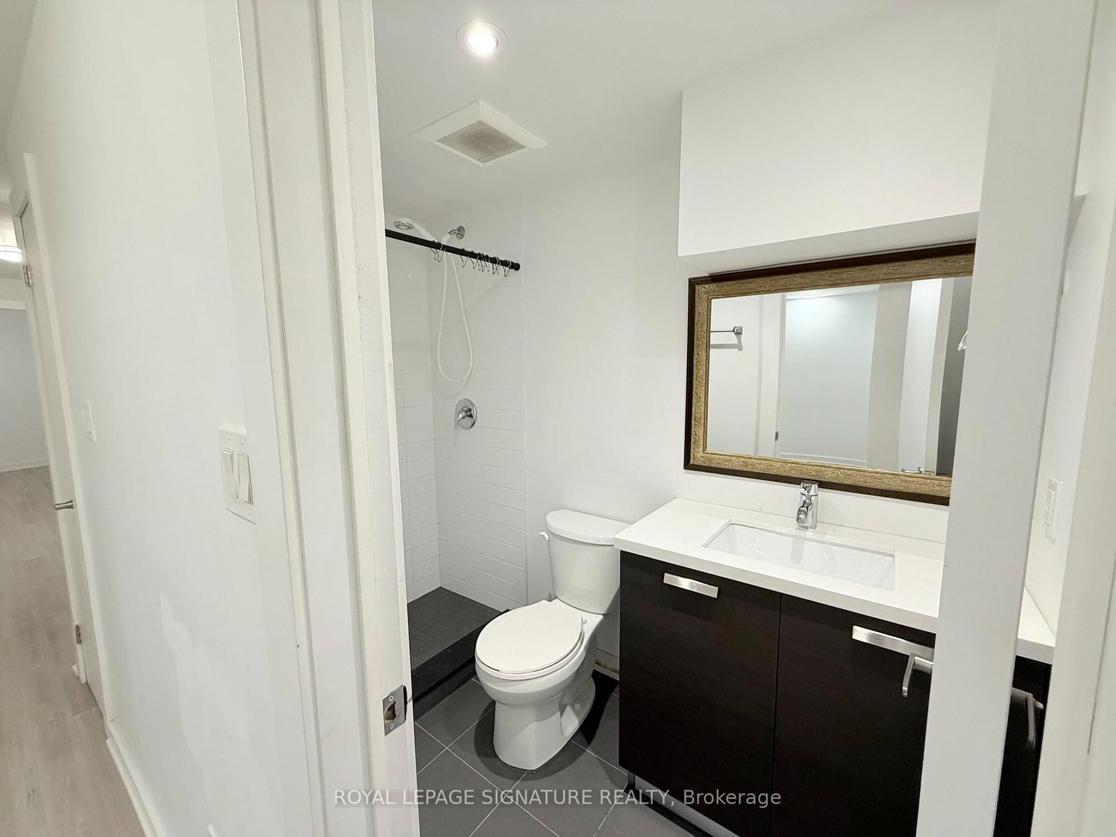 38 Burnhamthorpe Road W - Photo 27