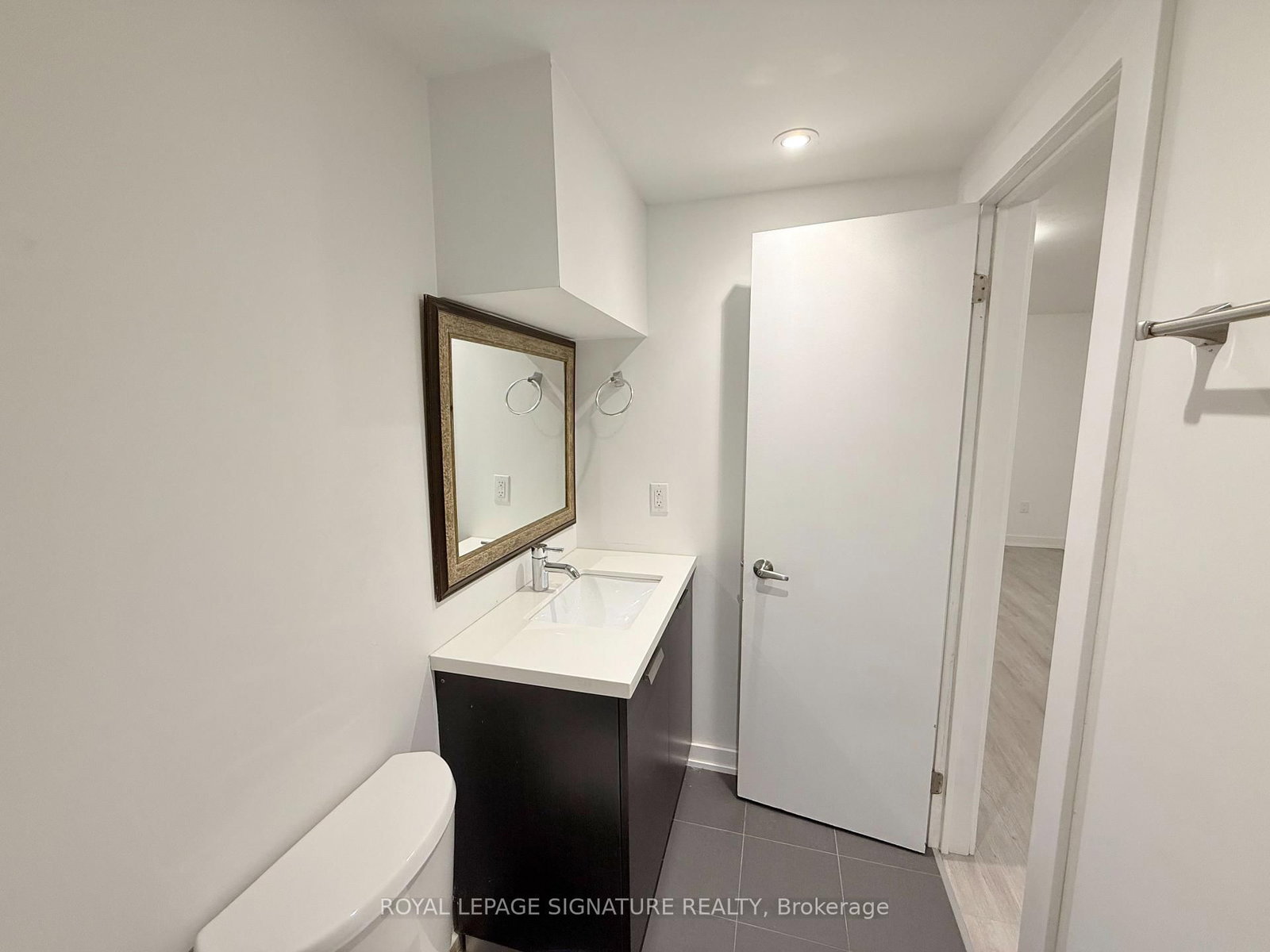 38 Burnhamthorpe Road W - Photo 28