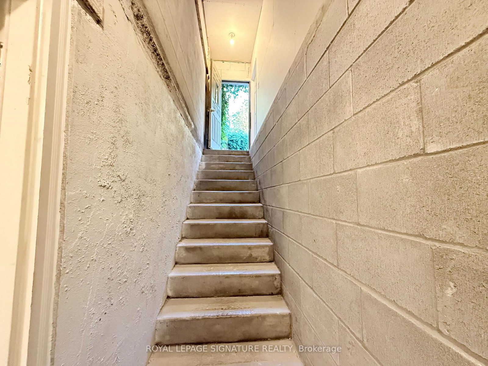 38 Burnhamthorpe Road W - Photo 8