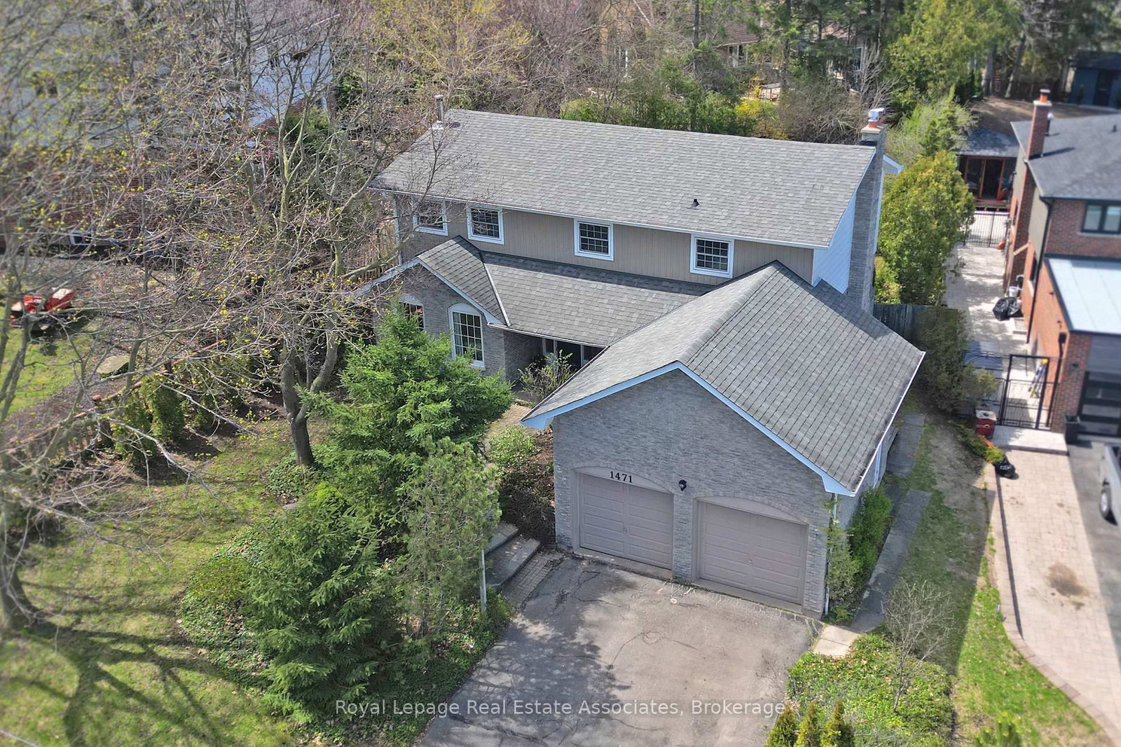 Detached House for sale at 1471 Flaminia Court, Mississauga, Ontario, L5J 3Z5 - Clarkson - MLS: W13060348