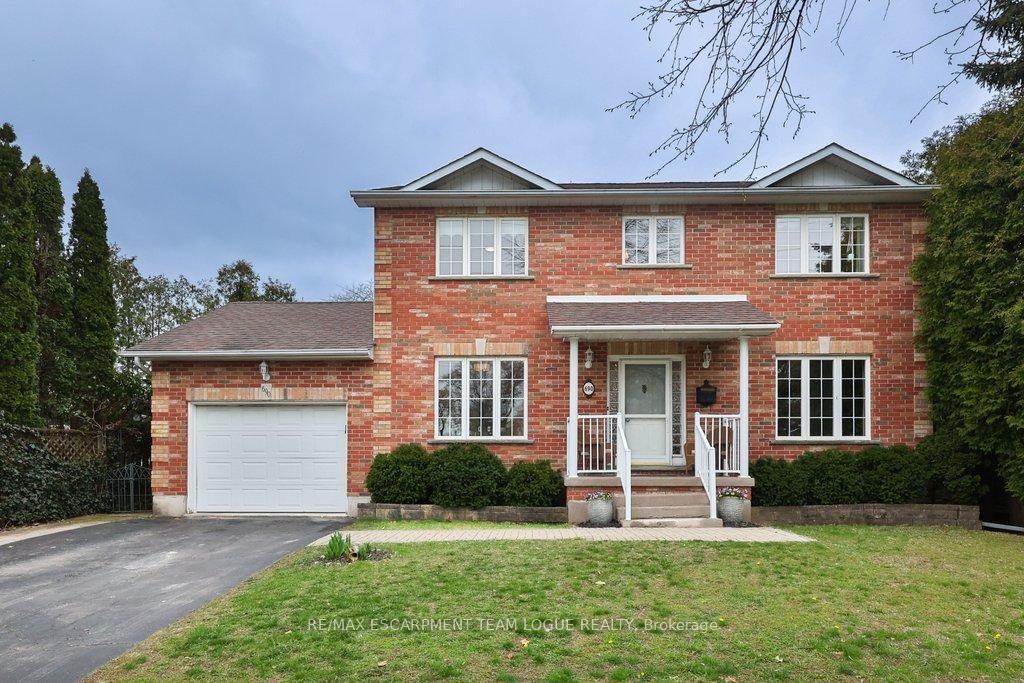Detached House for sale at 690 Lambshead Drive, Burlington, Ontario, L7S 2J5 - Brant - MLS: W13060362