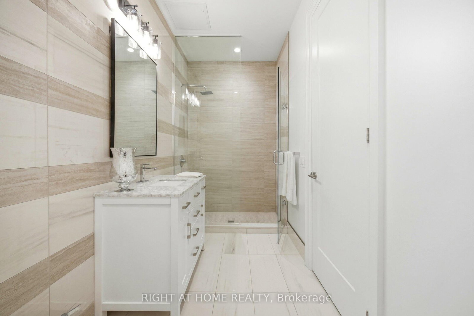 42 Mill Street, Unit 105 - Photo 35