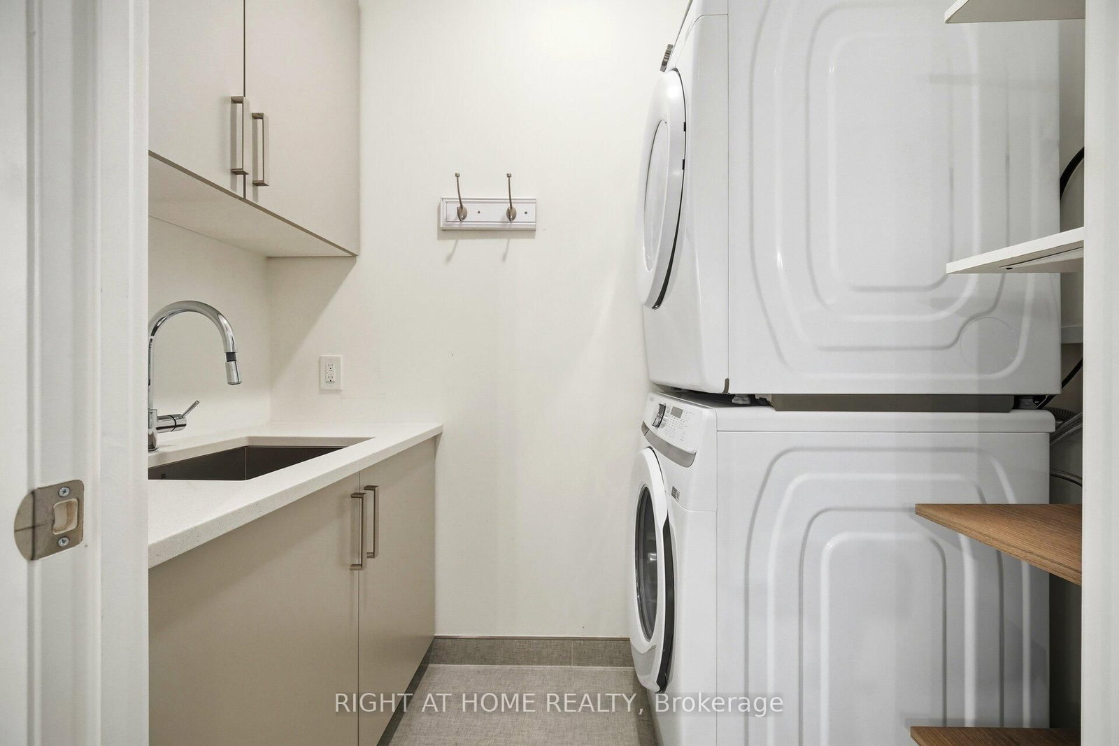 42 Mill Street, Unit 105 - Photo 43