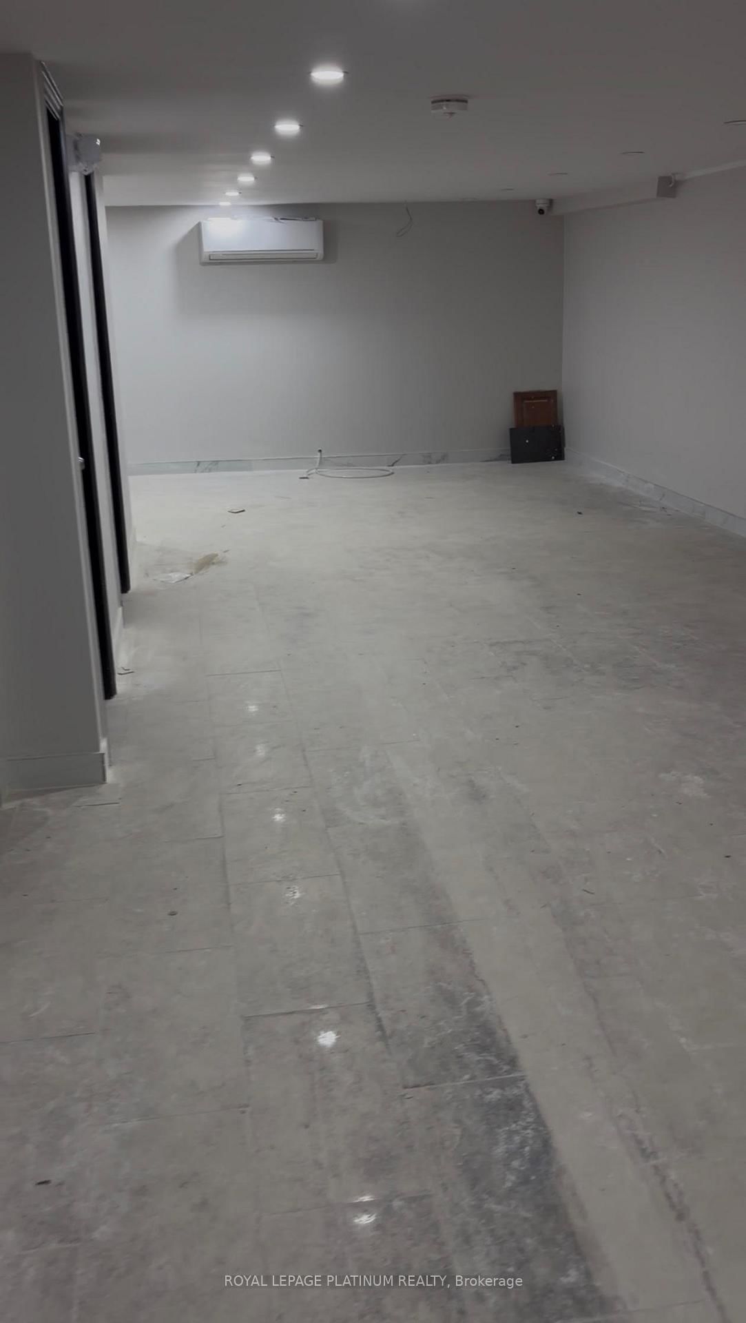 2549 Hurontario Street - Photo 4