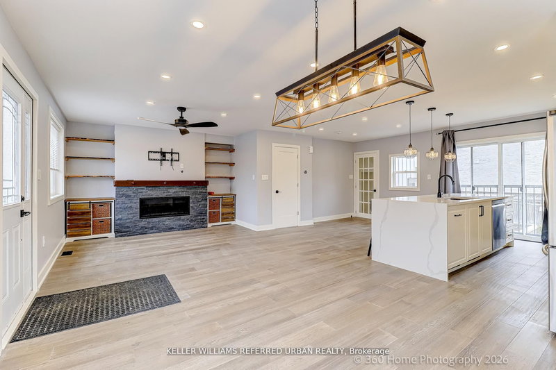 1 - 84 Foch Ave, Toronto, M8W 3X6 | Image 2