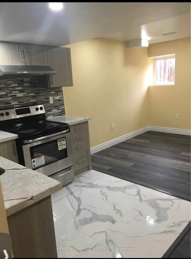 home for lease on 55 Chesterwood Crescent
